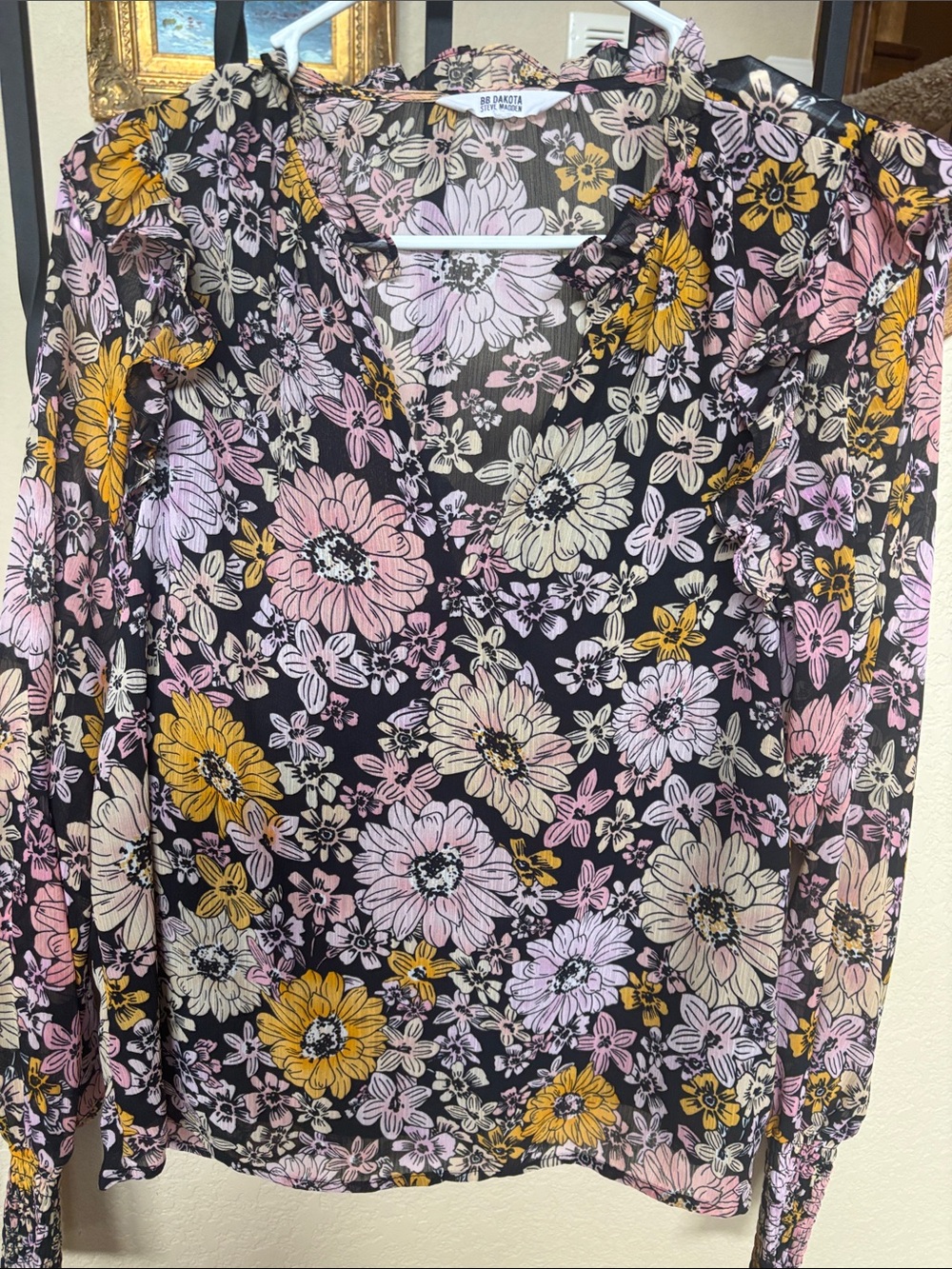 Steve Madden BB Dakota Floral Long-Sleeve V-Neck Blouse, M